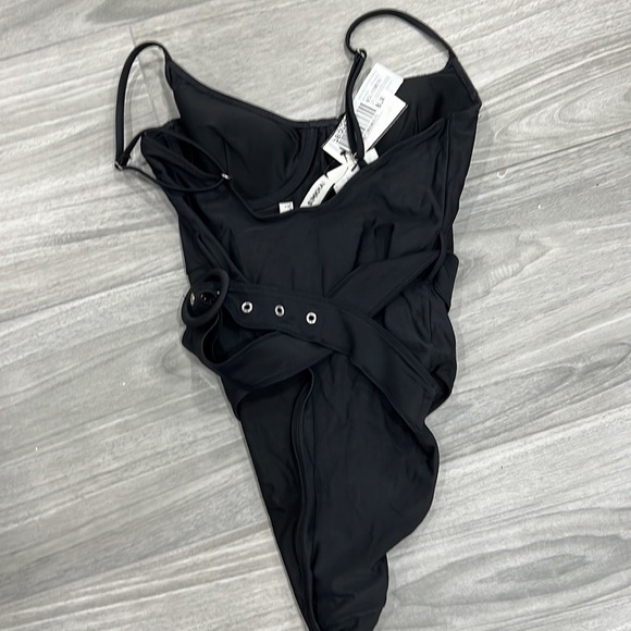 Jonathan SIMKHAI Black Noa Belted Underwire One Piece Swimsuit - Picture 5 of 7